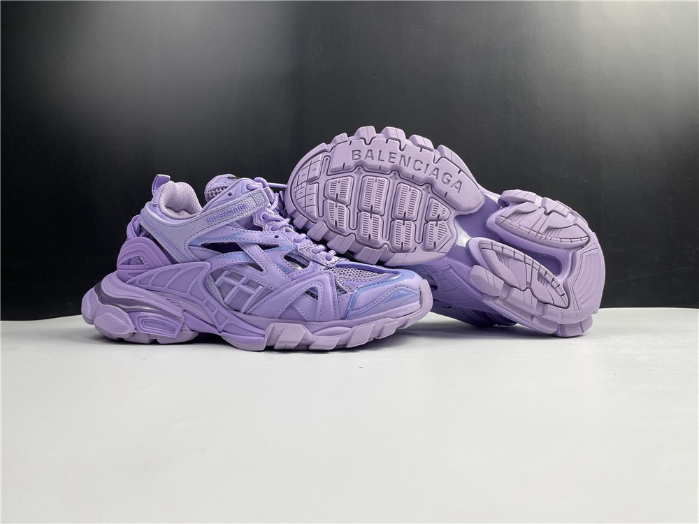 BLG sneaker track 2